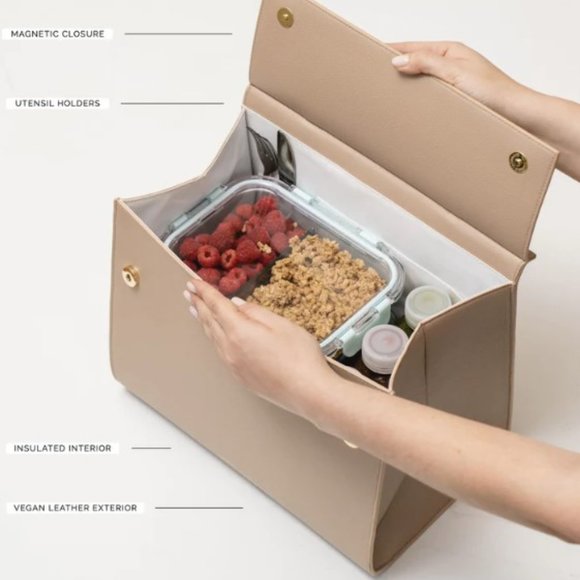 Elegant Cream Crossbody Bag - Picture 12 of 13